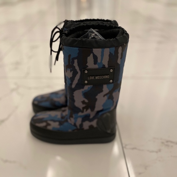 New Moschino Blue Camouflage Moon Boots - Picture 1 of 6
